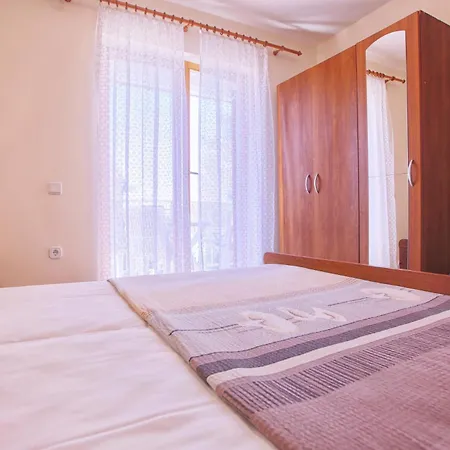 Apartment Mladen - A1 - Mpolo *