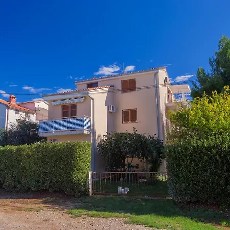 Mladen - A1 - Mpolo Medulin